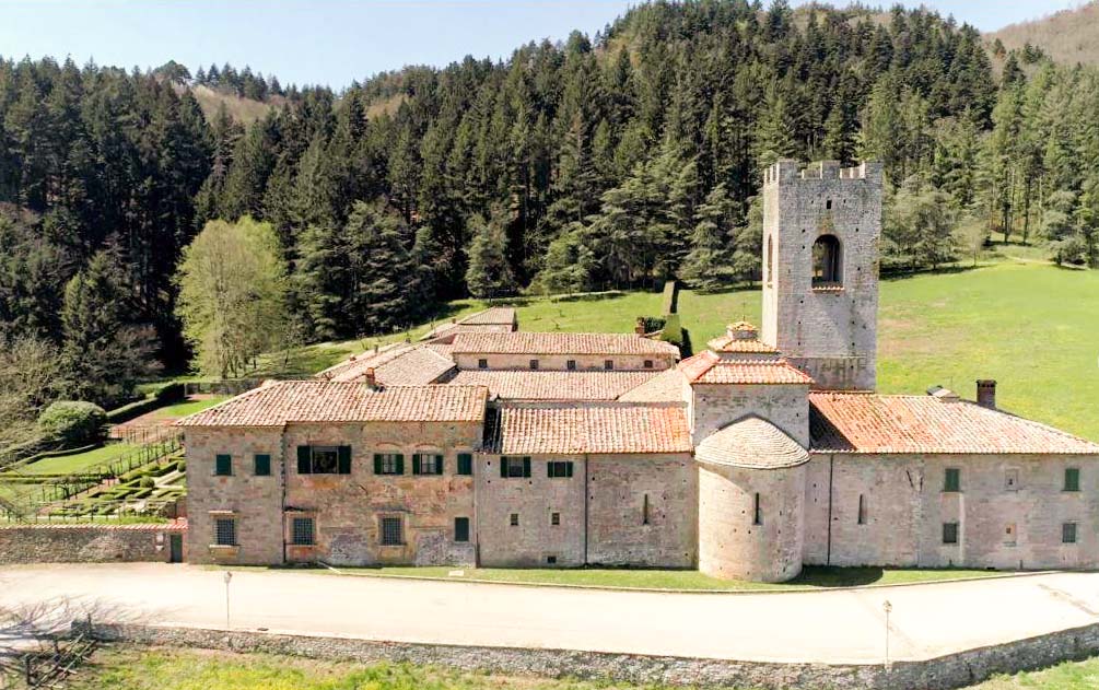 A medieval borgo in Chianti, a charming wedding venue with historic architecture and scenic landscapes
